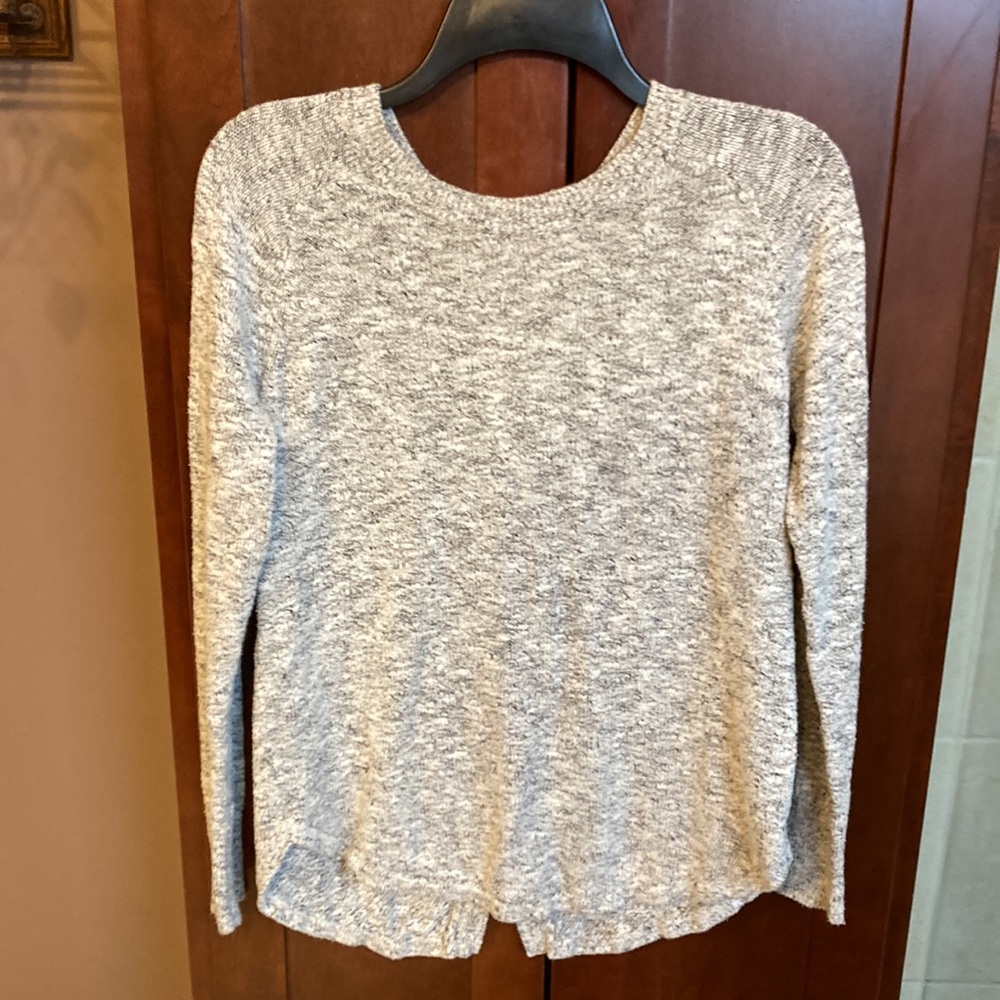 Madewell Reverse Back Button Sweater - S - image 5